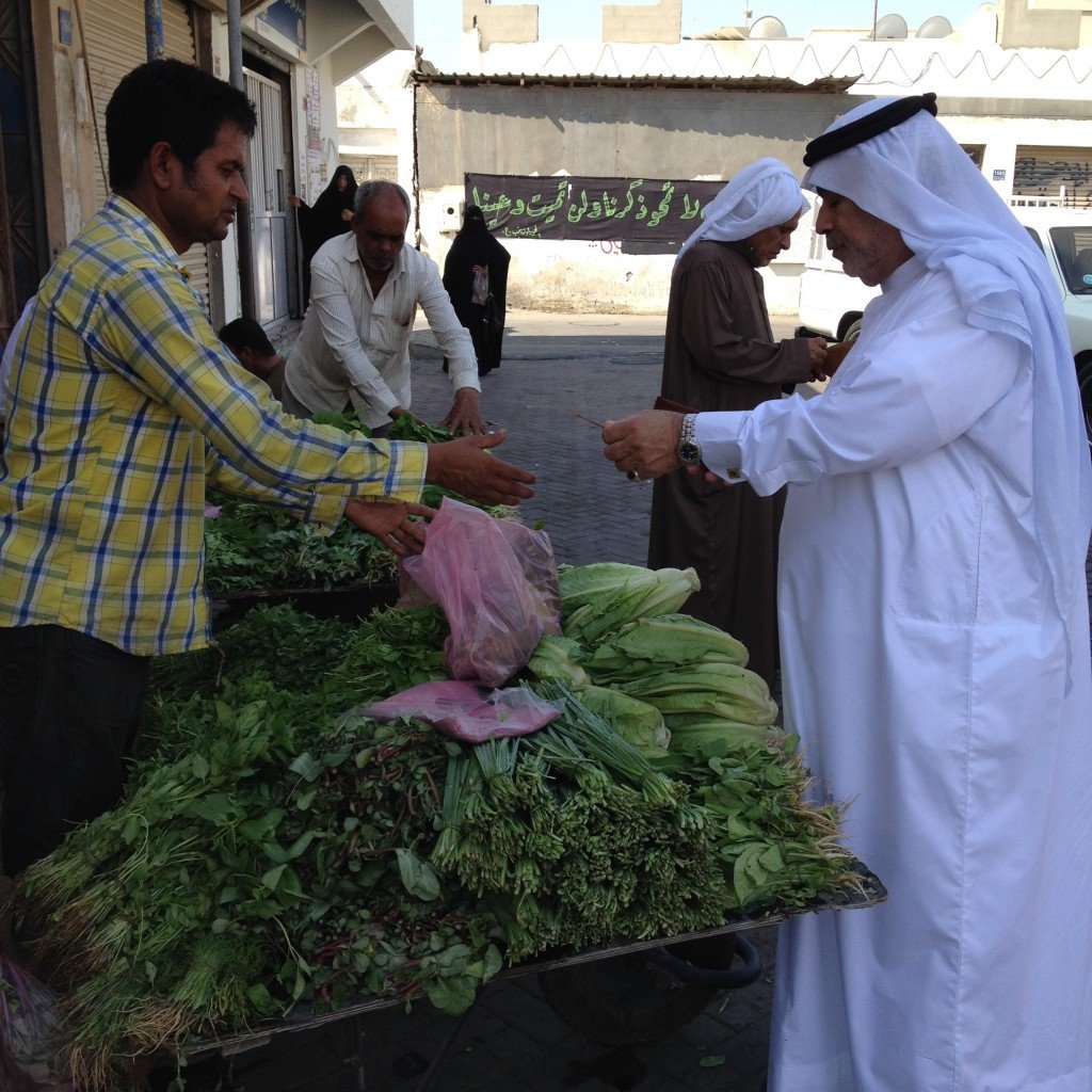 Many workers are hired by Bahraini farms to sell their daily produce. Some migrants who have lost their legal status end up reselling cheap produce, especially to other migrants. Migrants are key players in the local markets of Bahrain. Unlike their counterparts in Saudi Arabia, they are not targeted by job-nationalization programs as Bahraini business owners continue to rely on them for market distribution. 